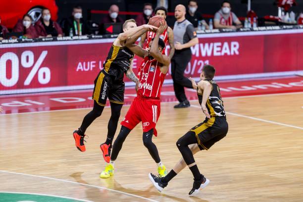 引导比赛的 引导比赛的